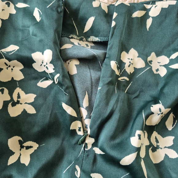 Urban Outfitters Asymmetrical Green Floral Skirt - Picture 7 of 7